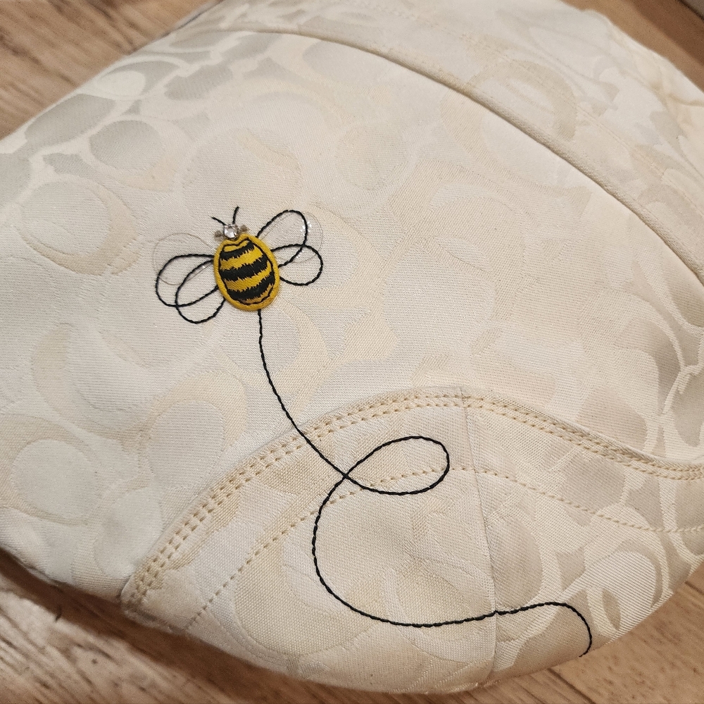 Limited Rare Edition Coach Signature Optic Bumble Bee Tote Bag - Picture 7 of 14